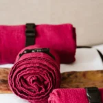 NAUJIENA! Vaflinio audimo lininis kelioninis rankšluostis – aviečių raudonumo ir uogų atspalvių